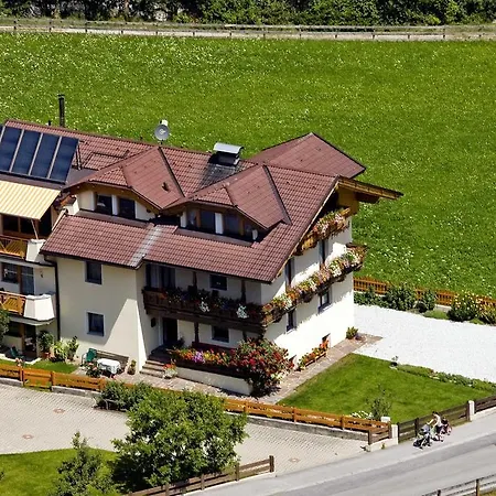 Haus Alpengruss ノイシュティフト・イム・シュトゥーバイタール