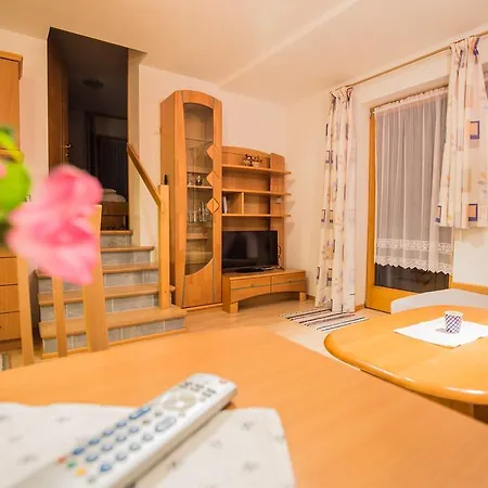 Haus Alpengruss * ノイシュティフト・イム・シュトゥーバイタール