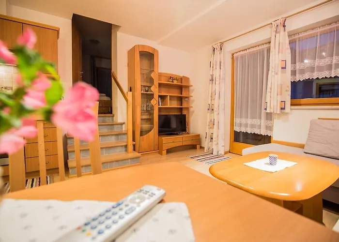 Haus Alpengruss * ノイシュティフト・イム・シュトゥーバイタール